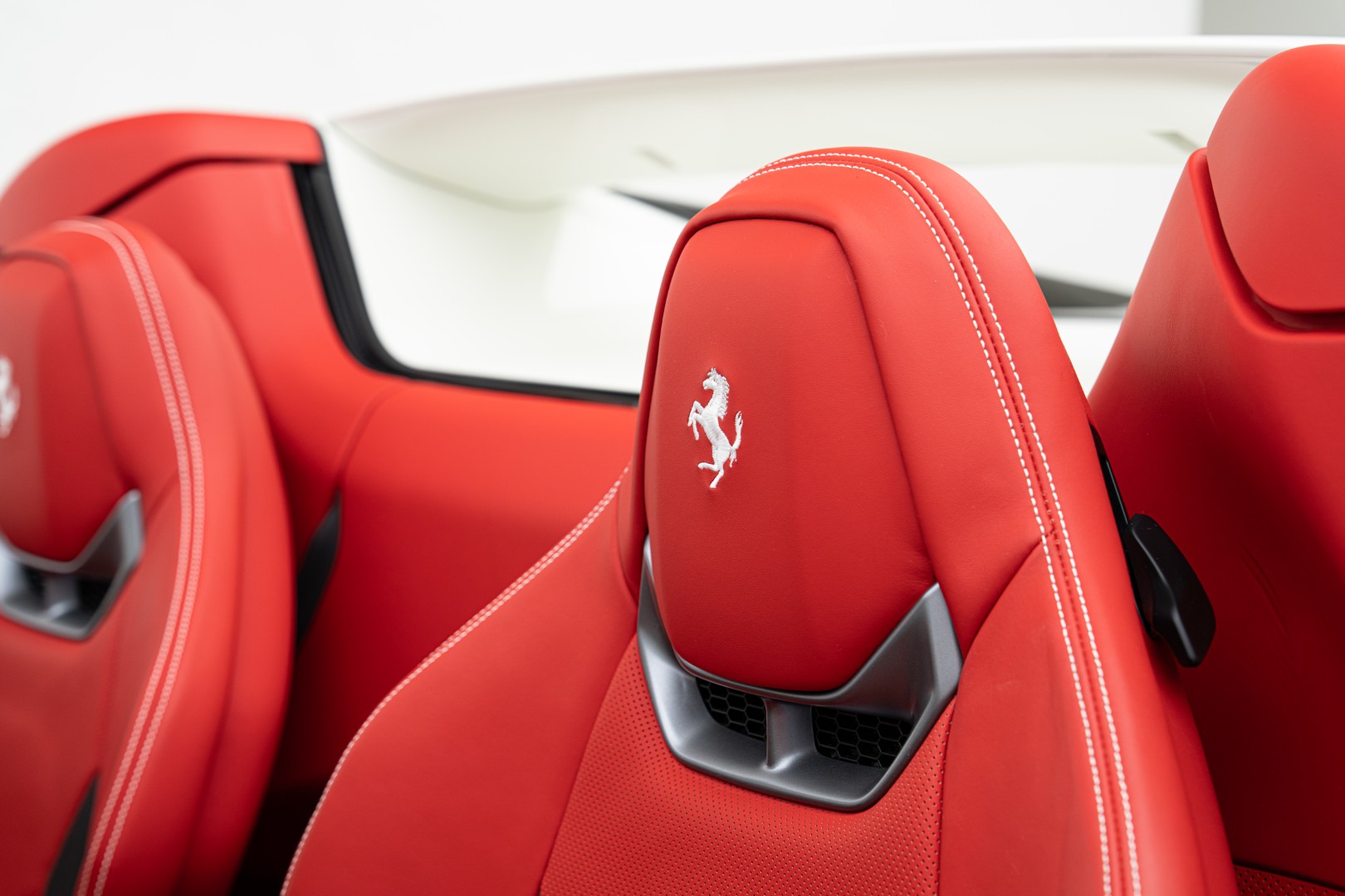 2025 FERRARI 296 GTS STANDARD - KOREAN SPECS - BRAND NEW
